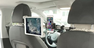 Los soportes de tablet para coche son de gran utilidad, sobre todo en viajes largos con niños a bordo del vehículo.